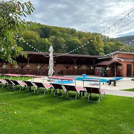 Pensiunea Roua Muntilor 4* Vadu Crisului